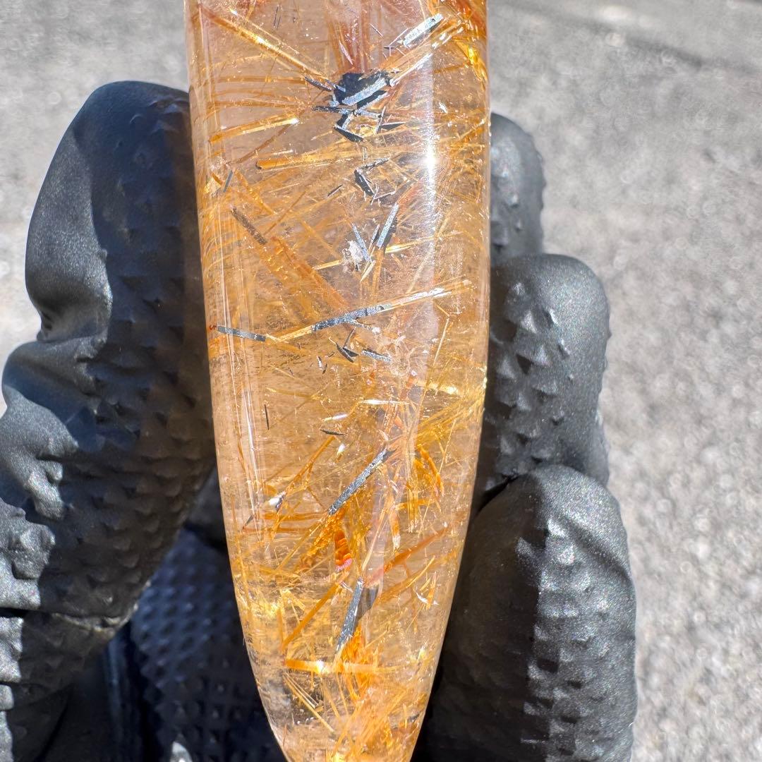 G-178タイチンルチル研磨石 ゴールドルチル放射状原石 天然石119g