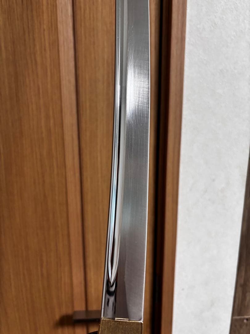 湾曲した刃の刀 黒い鞘と柄 - メルカリ