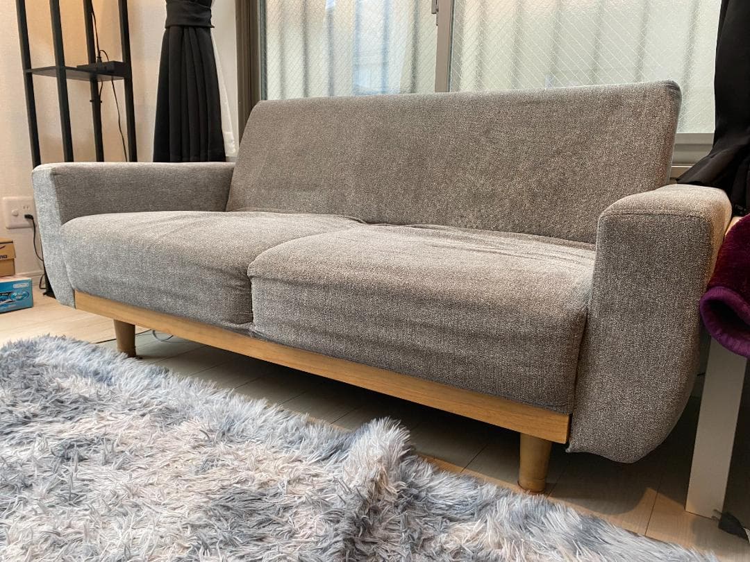 グレー 2人掛けソファ モダンデザイン