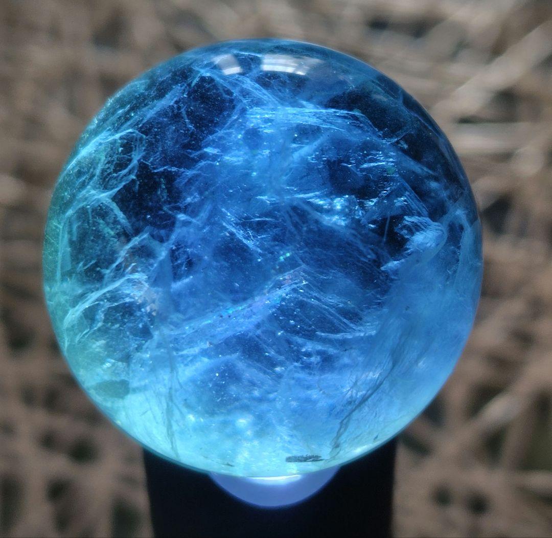 天然石✨オーロラフローライト✨スフィア 幻想的ブルー - メルカリ