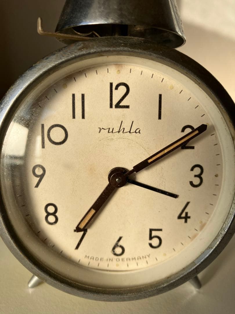 東ドイツ　　アナログ　ゼンマイ式　目覚まし時計　ruhla ビンテージ