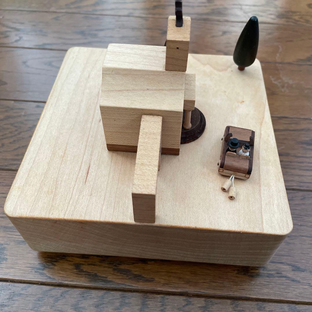 木製教会オルゴール ミニチュア車付き