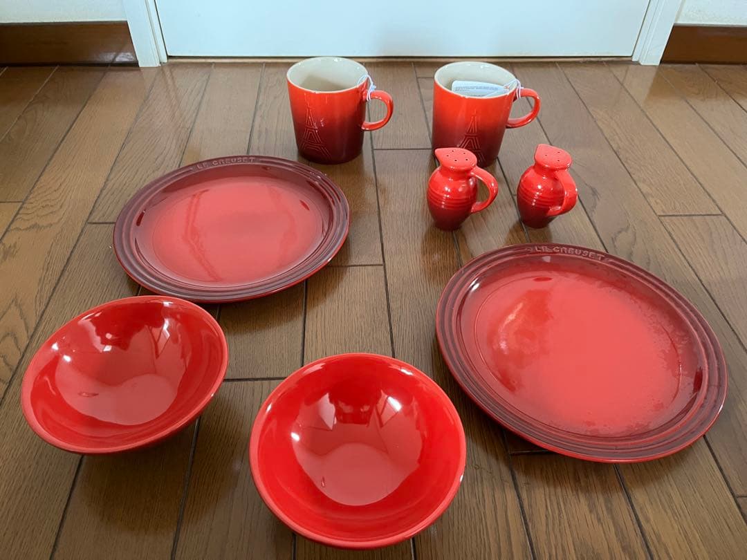 ル・クルーゼの茶碗セット　マグカップ（エッフェル塔）　ソルト＆ペッパー入れ