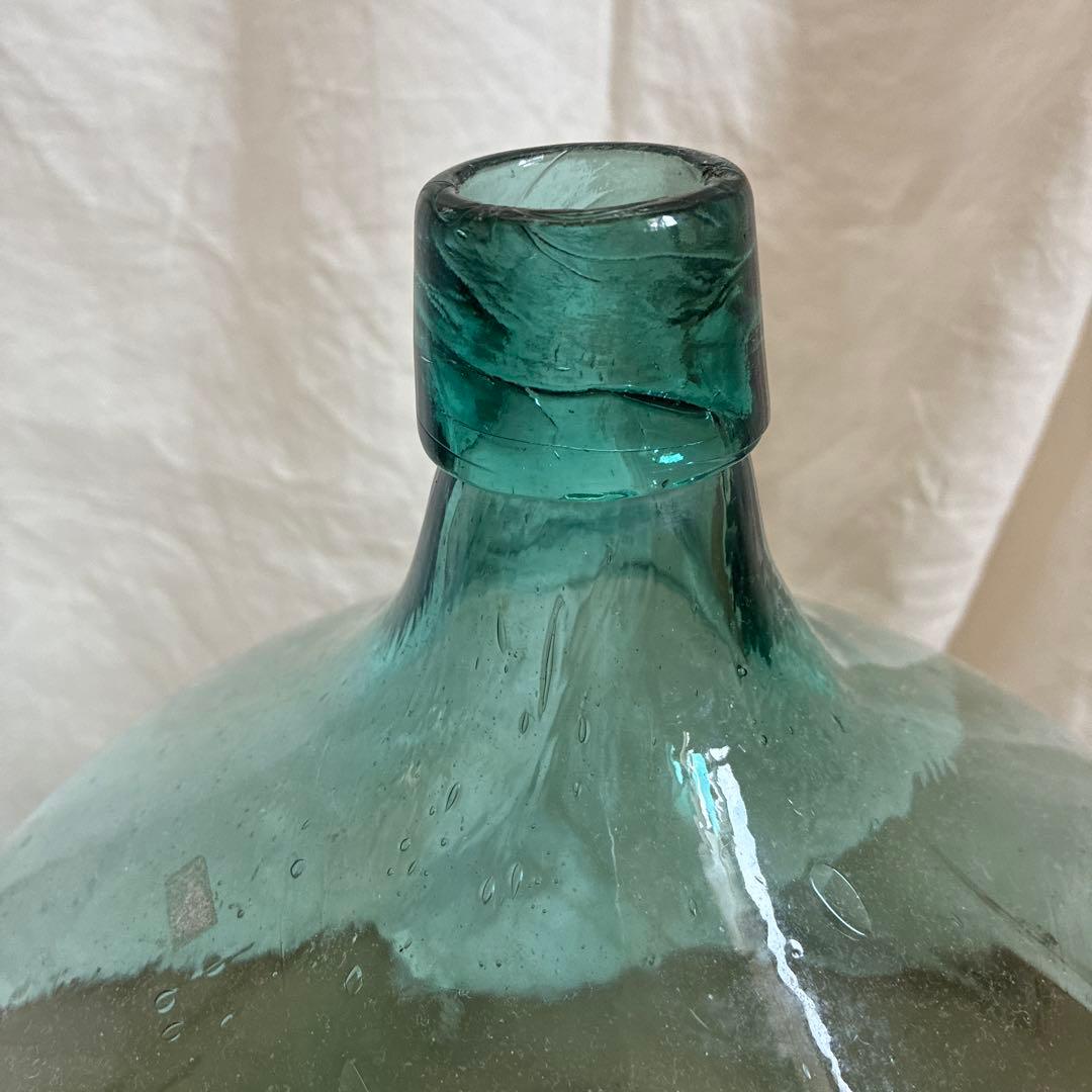 大きなデミジョンボトル　古道具ディスプレイ　花瓶 レトロ ガラス瓶ヴィンテージ