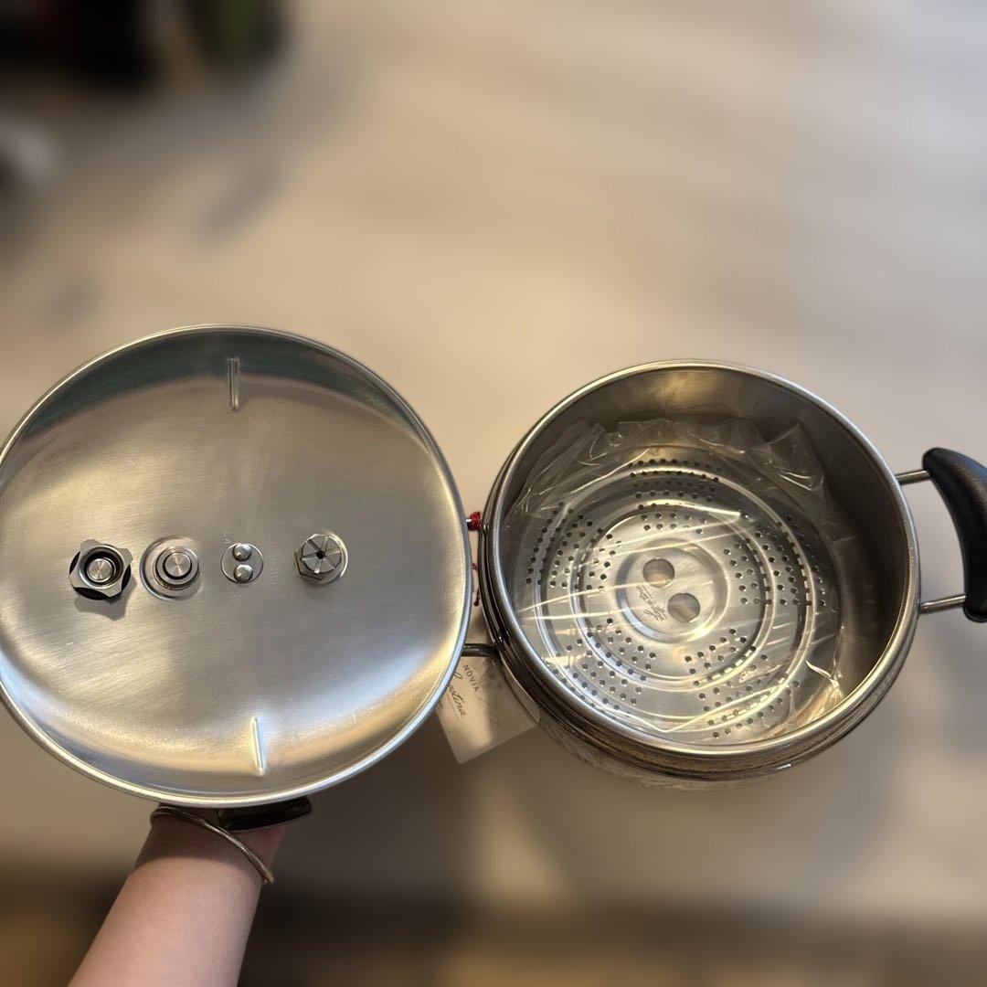 新品 未使用　Lagostina ラゴスティーナ　NOVIA イタリア製圧力鍋