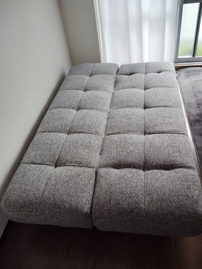 グレーのリクライニング2人掛けソファ