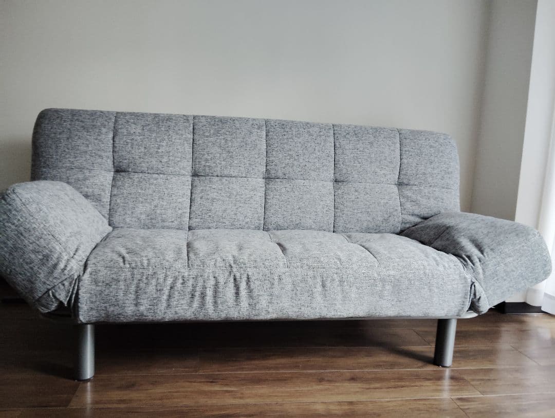 グレーのリクライニング2人掛けソファ