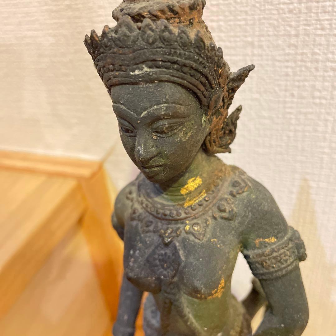 タイ舞踊　踊り子像　仏像　アート