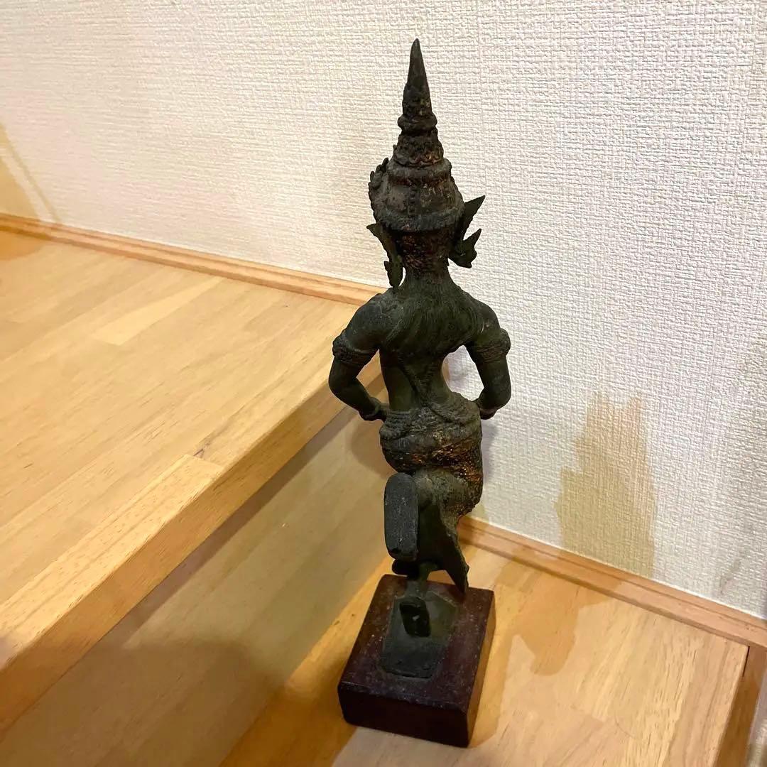 タイ舞踊　踊り子像　仏像　アート