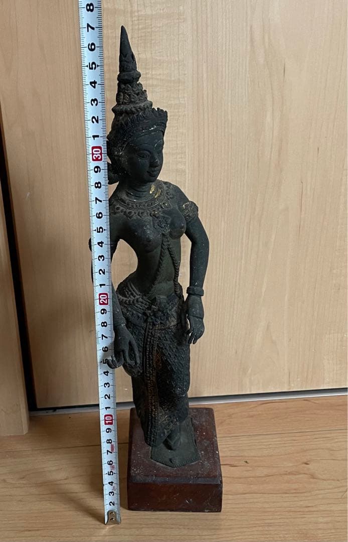 タイ舞踊　踊り子像　仏像　アート