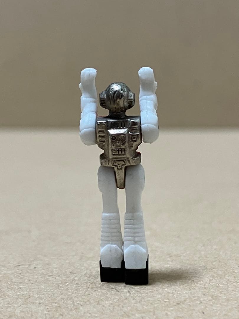 ダイアクロン隊員 ミニプラ ミクロマン タカラ 白赤 消しゴム - メルカリ