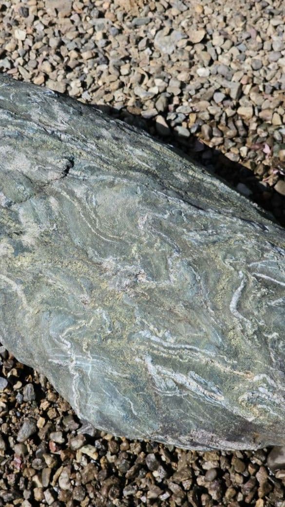 三波石 12.7kg 群馬県旧鬼石町産　日本銘石　三波川　水石　鑑賞石　庭石青石