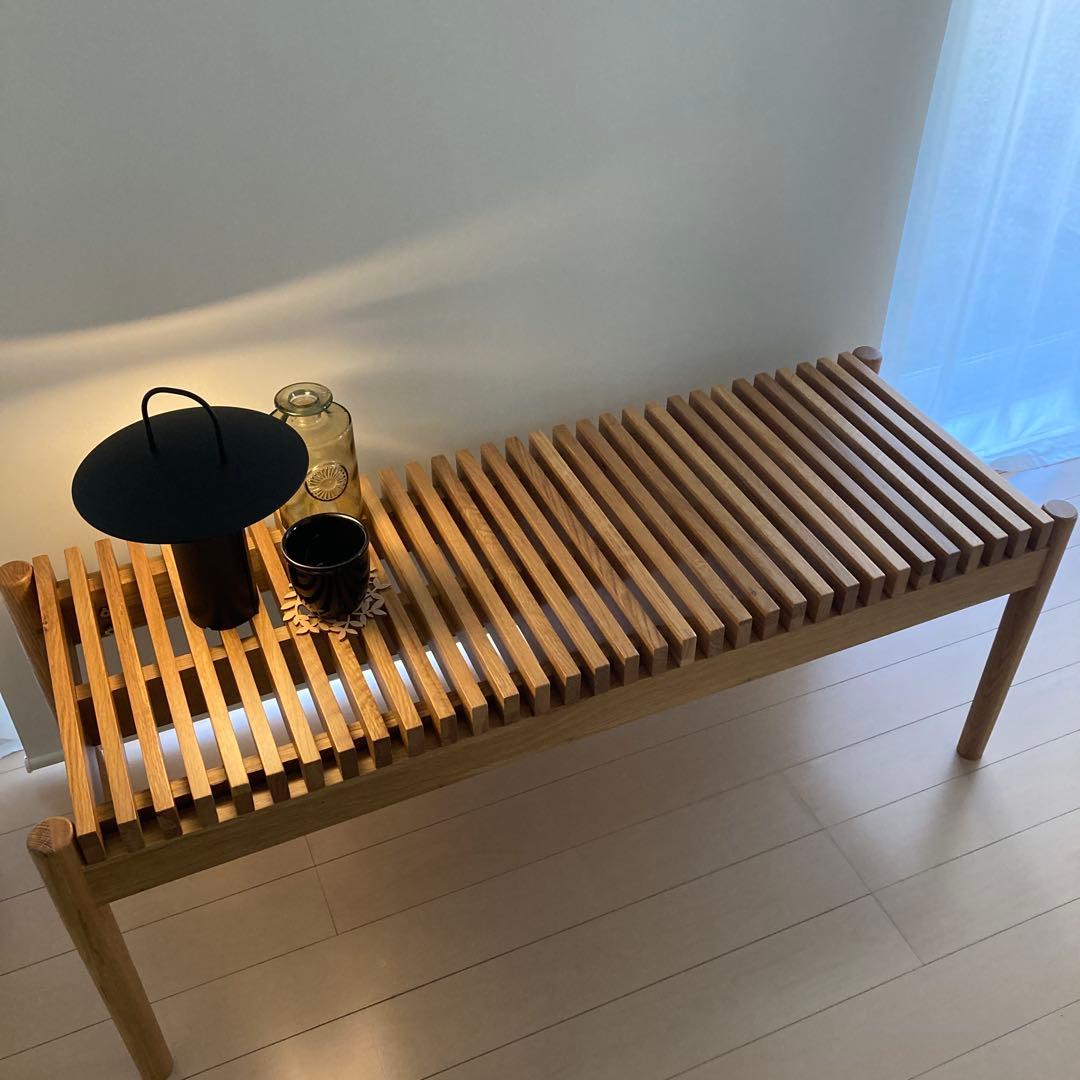 木製スラットデザインテーブル