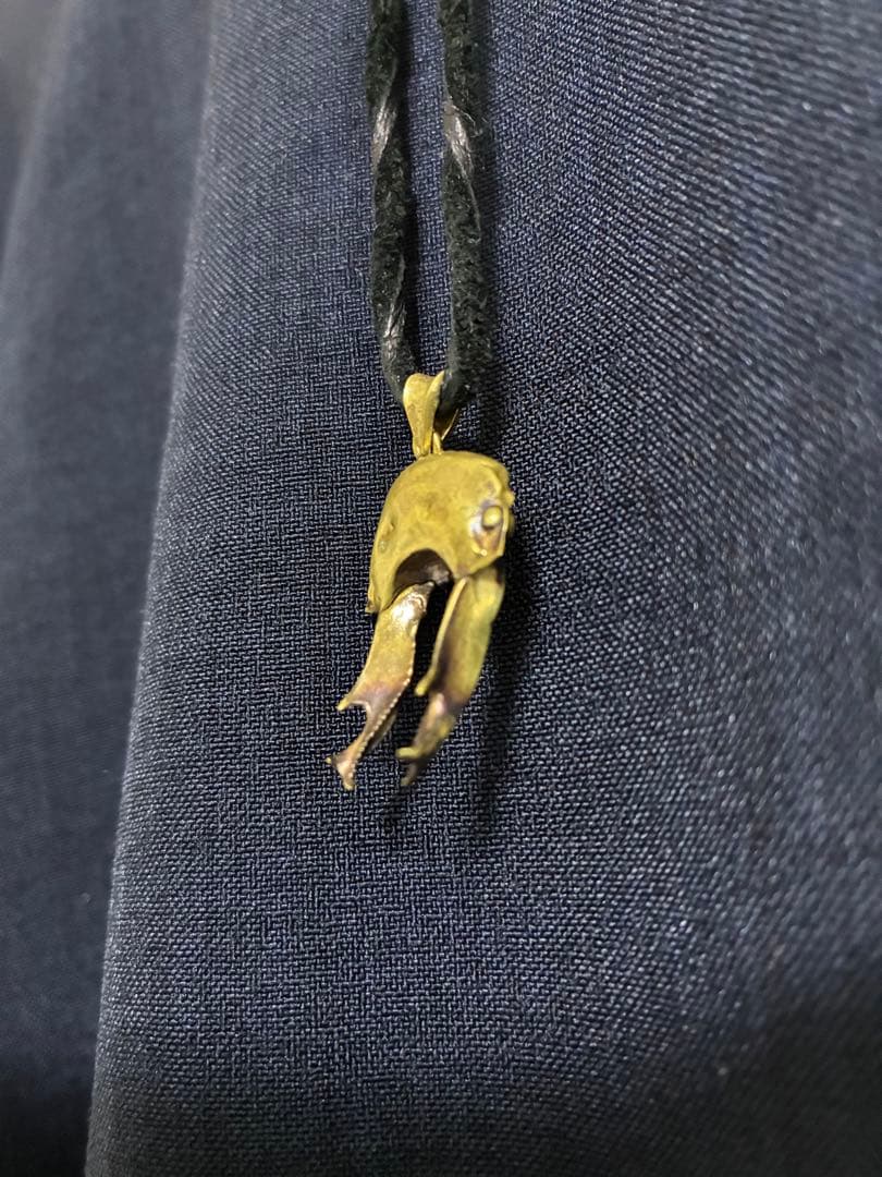 オウゴンオニクワガタ　ネックレス