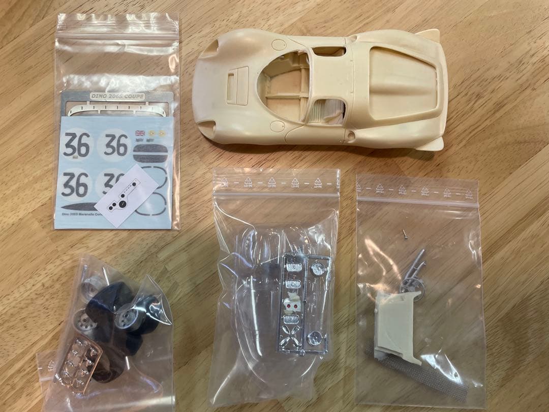 DDP models Dino 206 S 1/24スケール レジンキット