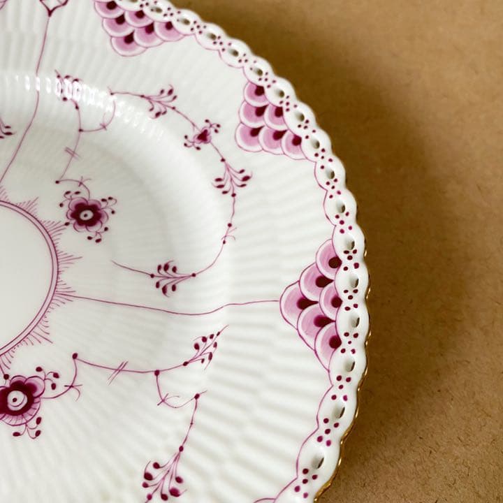 希少 ロイヤルコペンハーゲン 金彩 バーガンディ フルレース　19.5cm