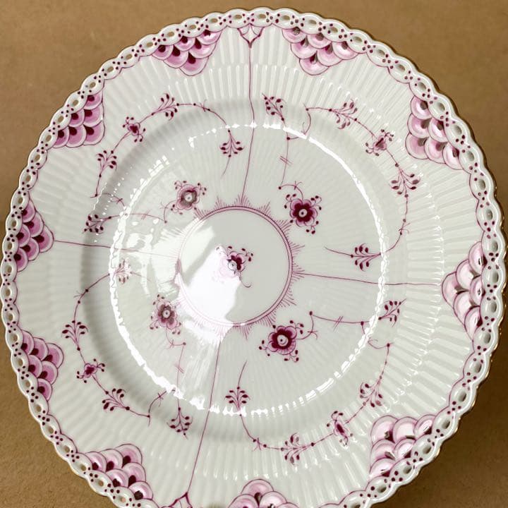 希少 ロイヤルコペンハーゲン 金彩 バーガンディ フルレース　19.5cm