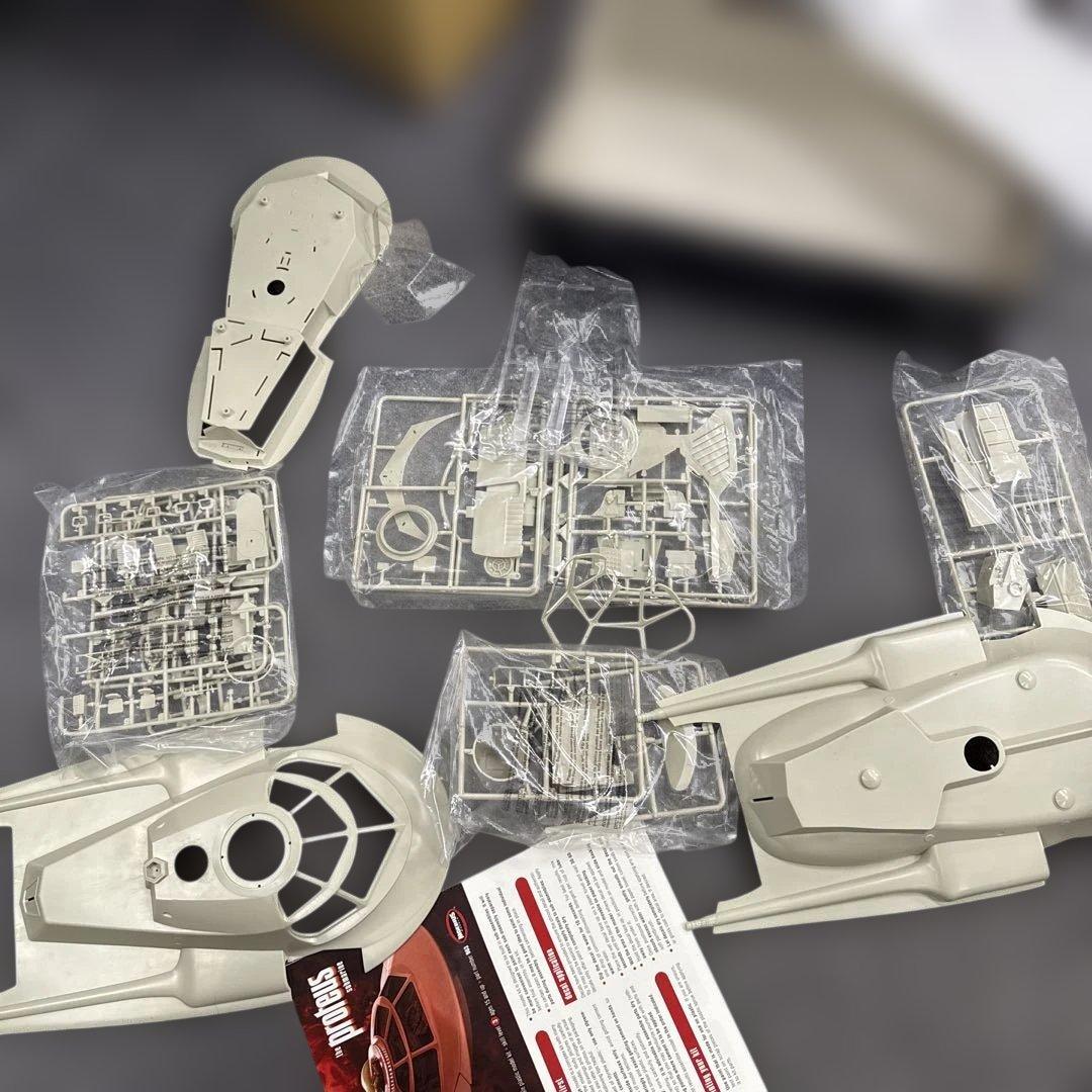 現状品メビウス Proteus Submarine 1/32スケール