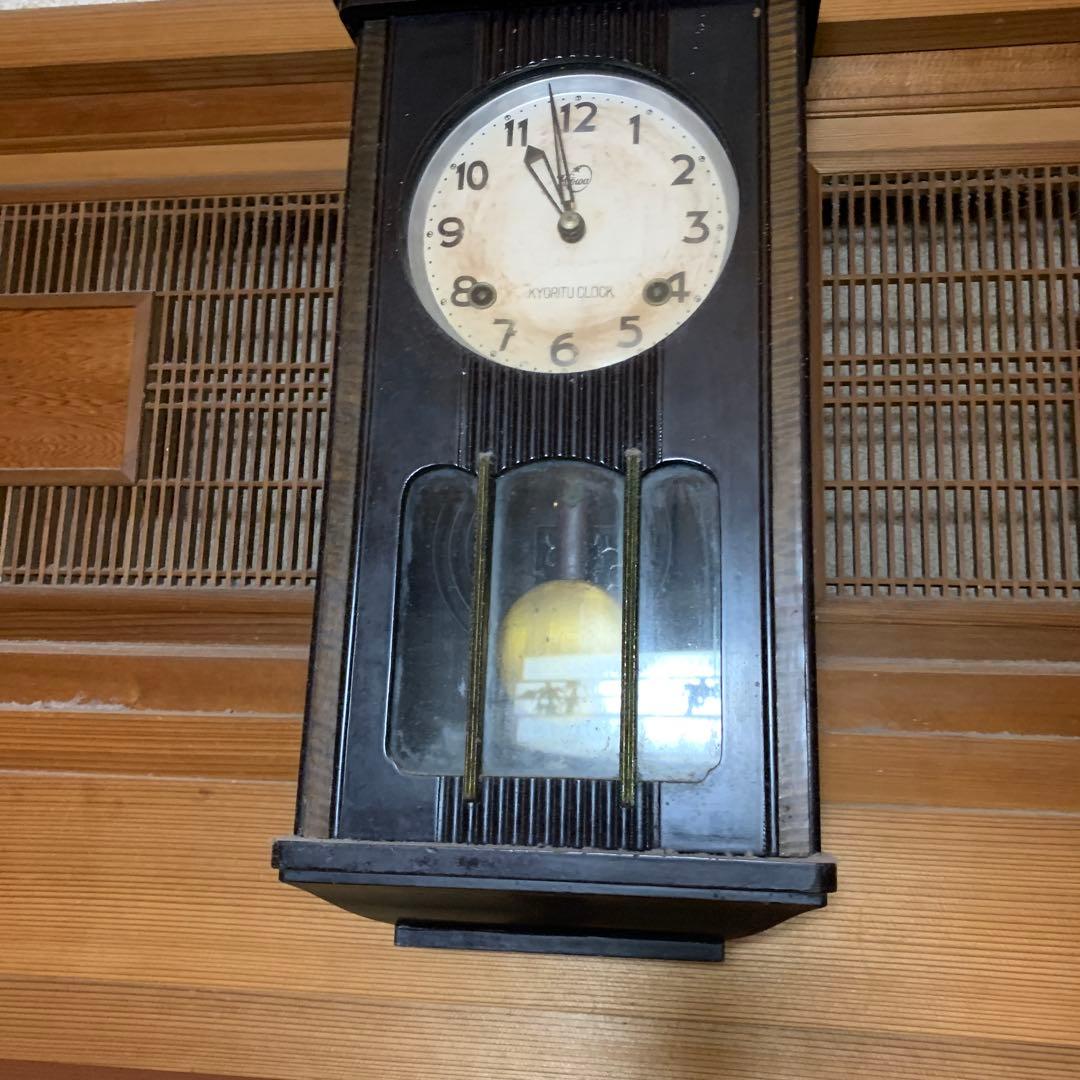 懐かしアンティーク木製壁掛け時計 ネジ式 ゼンマイ時計 昭和レトロ