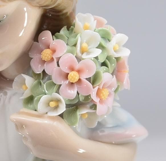 春のブーケ　＃7603　★リヤドロ　スペイン　ポーセリン　光沢仕上げ　絶版　箱付