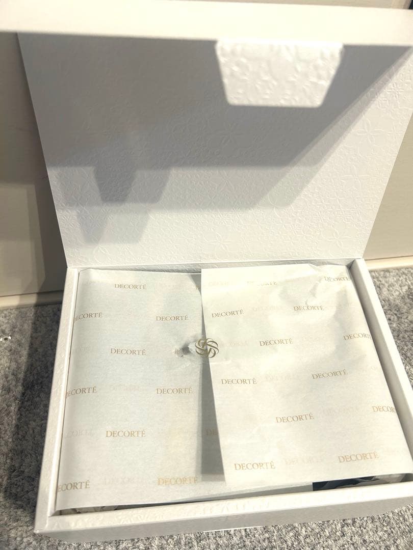 DECORTE AQ リペアボリュームシャンプー＆トリートメントセット