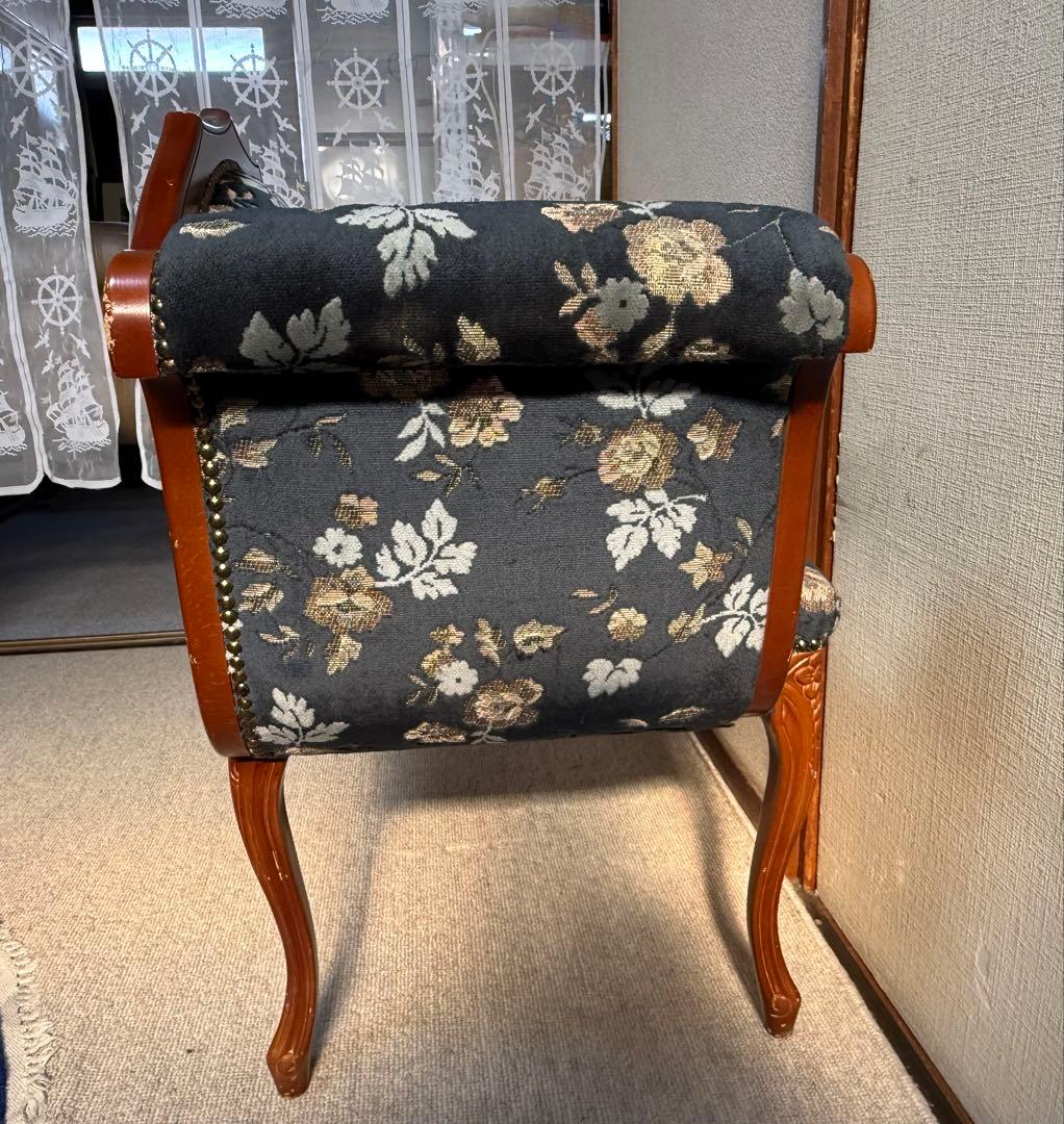 イタリア製　2人かけ　ソファー　刺繍座面　送料込み260126