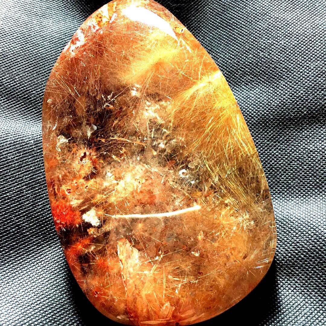 希少　個性強い　美しいガーデン赤茶色ルチルクォーツ　1.2キロ　置物　ライト付き