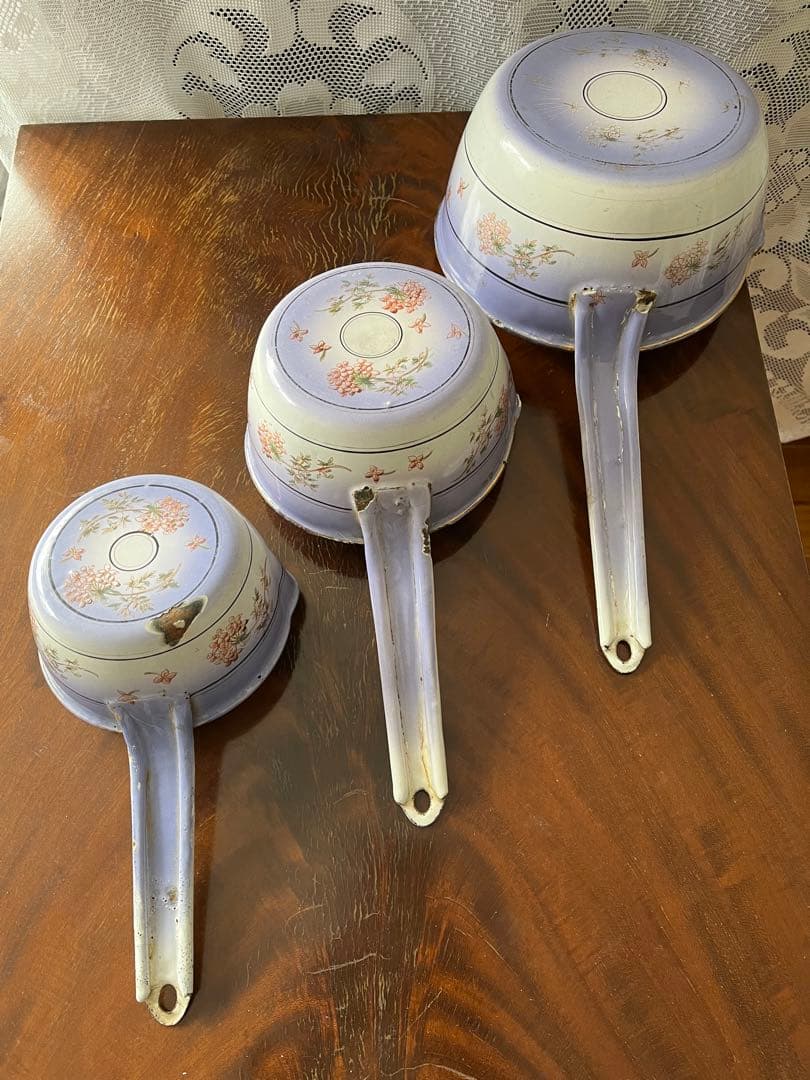 フランスアンティーク ホーロー　鍋４点(大中小ふた) パープルのお花模様