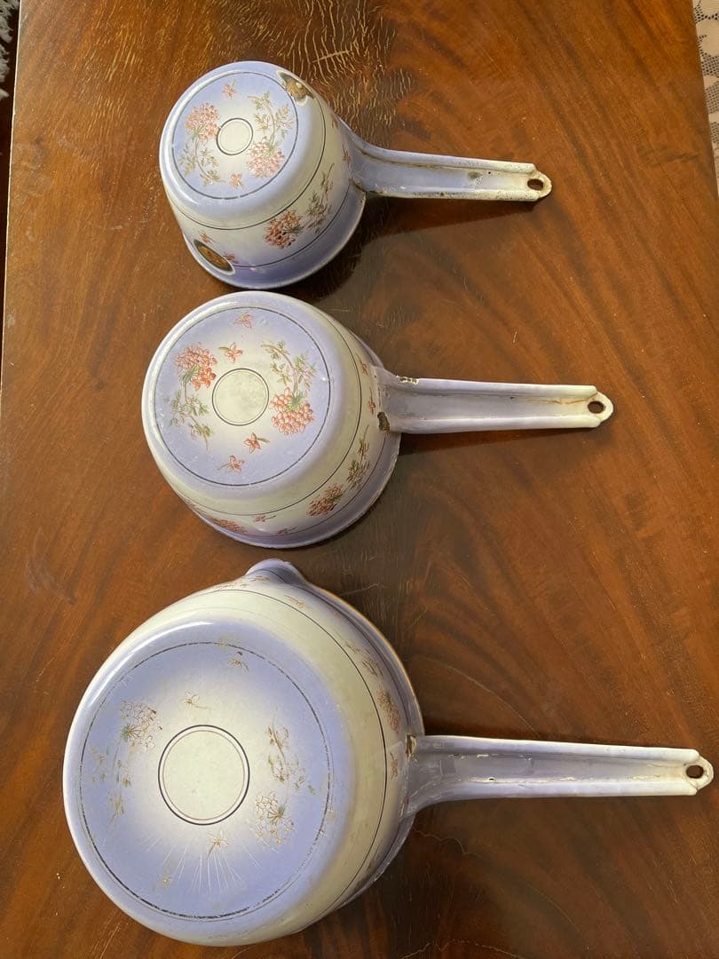 フランスアンティーク ホーロー　鍋４点(大中小ふた) パープルのお花模様