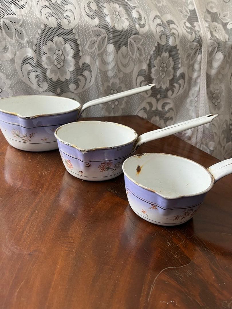 フランスアンティーク ホーロー　鍋４点(大中小ふた) パープルのお花模様