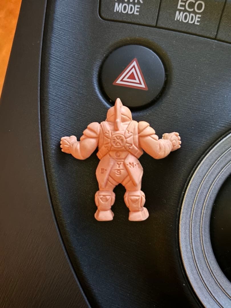 キン消し　パート29 キン肉マン　ディフェンドスーツ　肌色