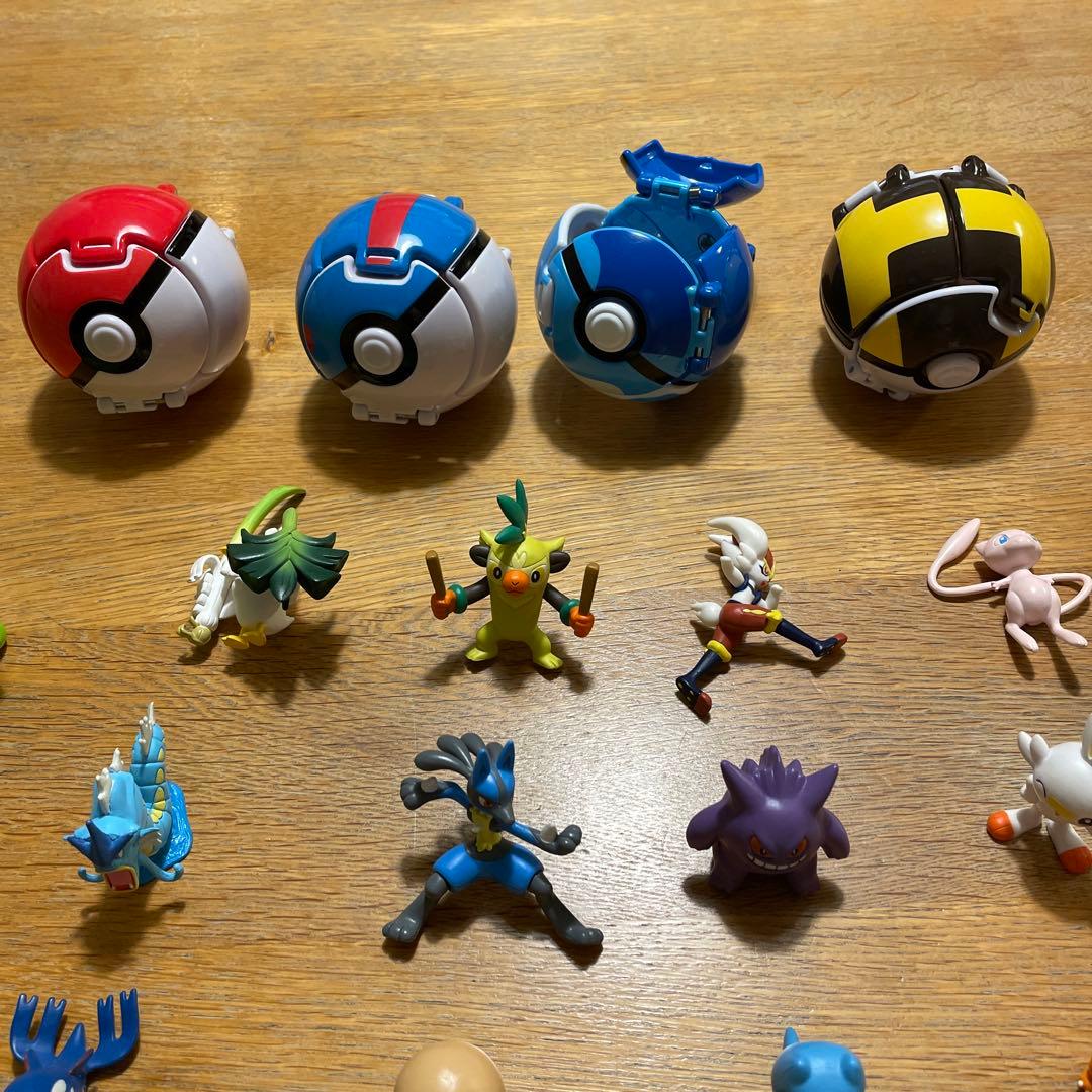 ポケモン モンコレ30個入り（ケース付き）モンスターボール4個セット