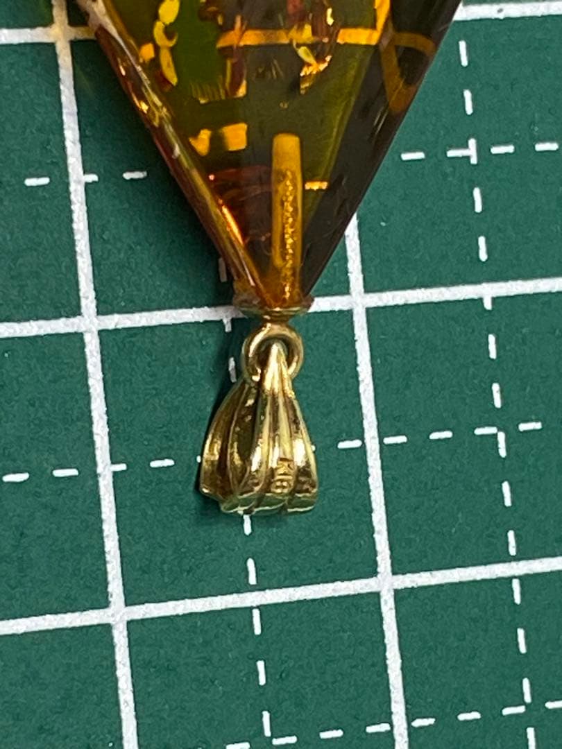 K18 琥珀　5.47g 4.17✖︎2.36✖︎1.06cm