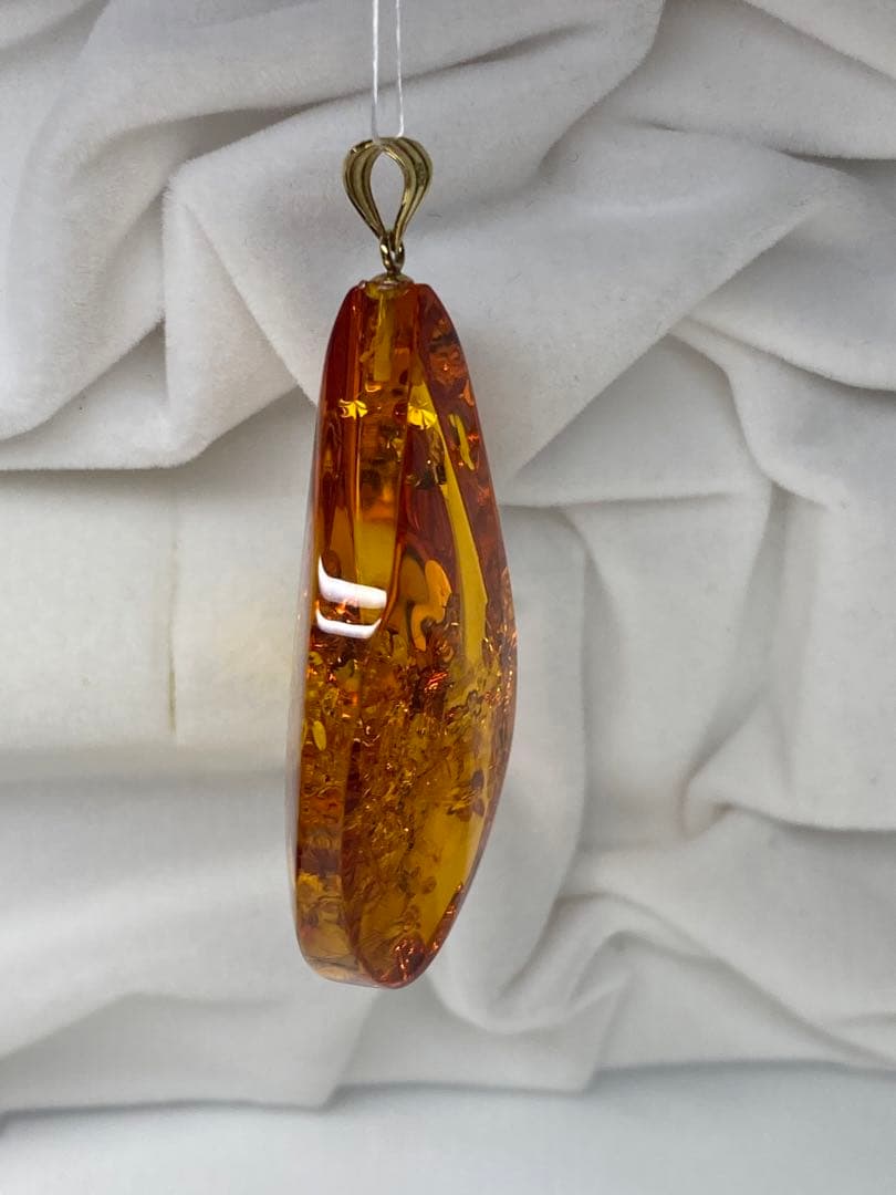 K18 琥珀　5.47g 4.17✖︎2.36✖︎1.06cm