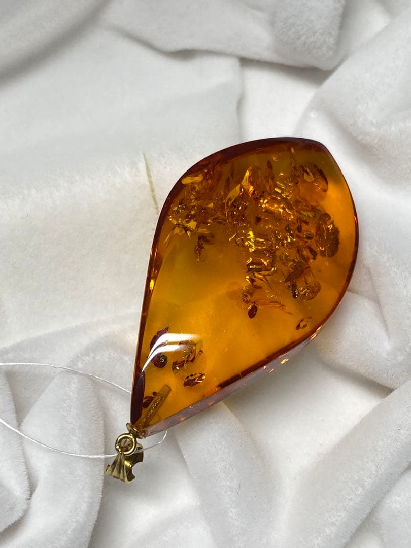 K18 琥珀　5.47g 4.17✖︎2.36✖︎1.06cm