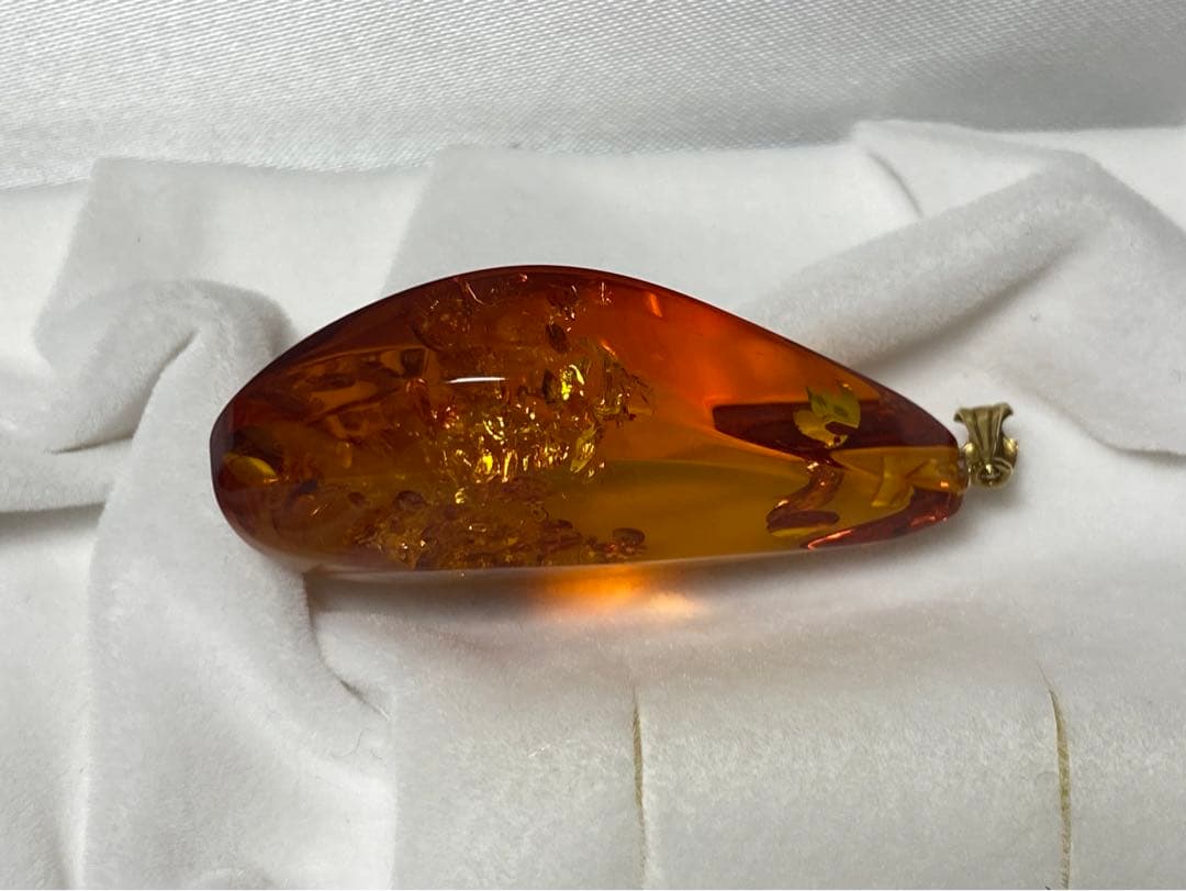 K18 琥珀　5.47g 4.17✖︎2.36✖︎1.06cm