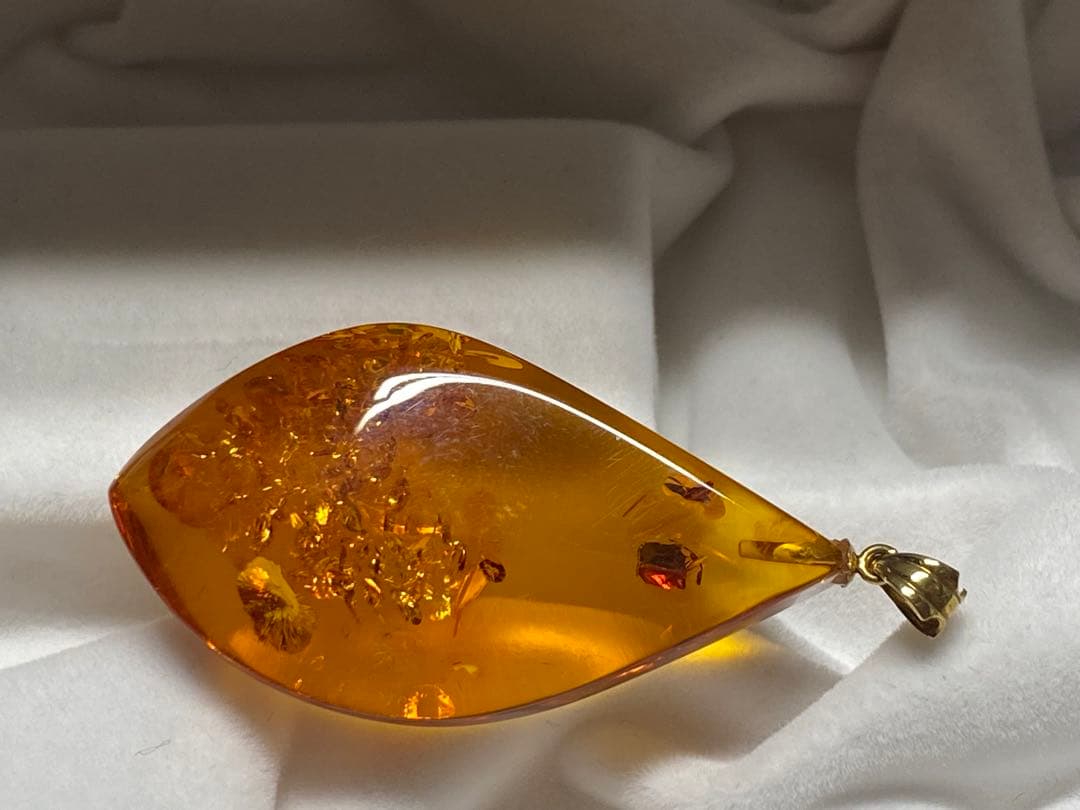 K18 琥珀　5.47g 4.17✖︎2.36✖︎1.06cm