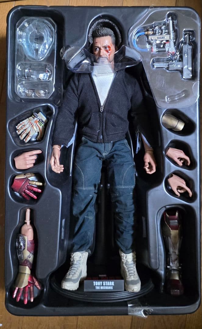 hottoys 『アイアンマン３』トニー・スターク（マンダリン邸襲撃版）