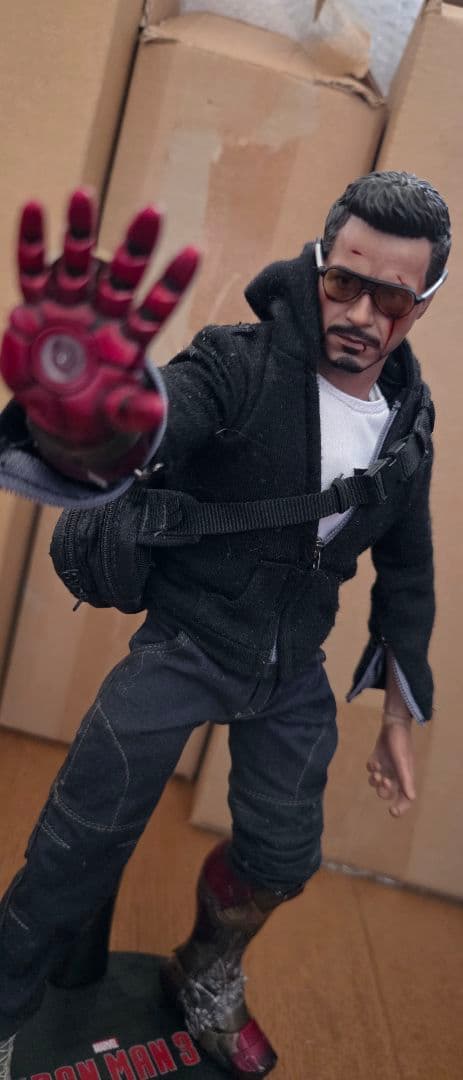 hottoys 『アイアンマン３』トニー・スターク（マンダリン邸襲撃版）