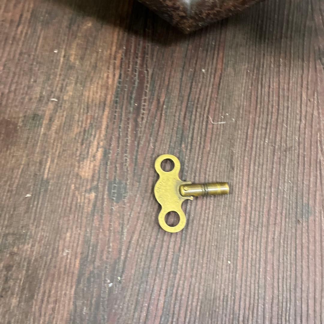 八角形の木製掛時計