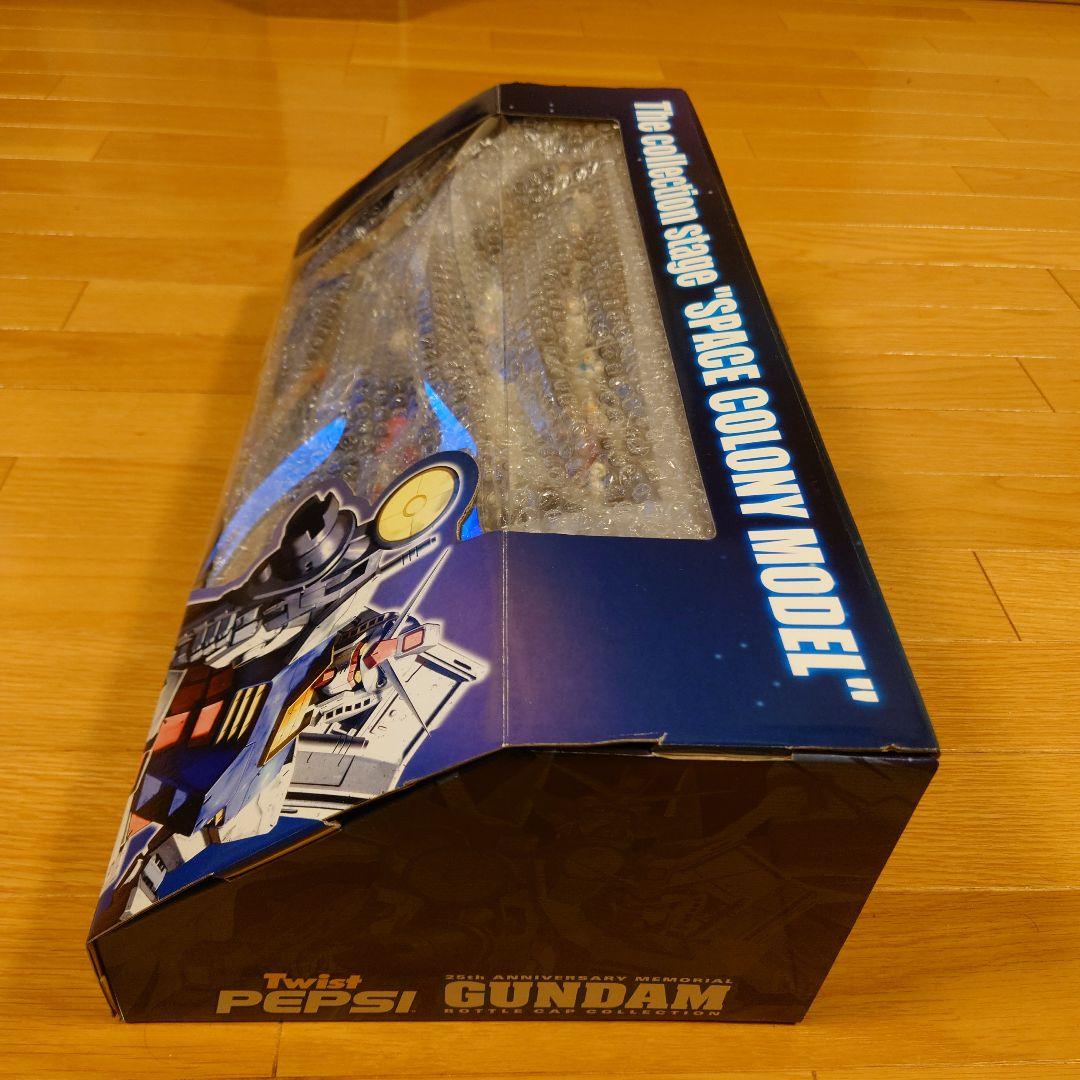 【美品】GUNDAM 25周年記念ボトルキャップ　コレクションステージ付き