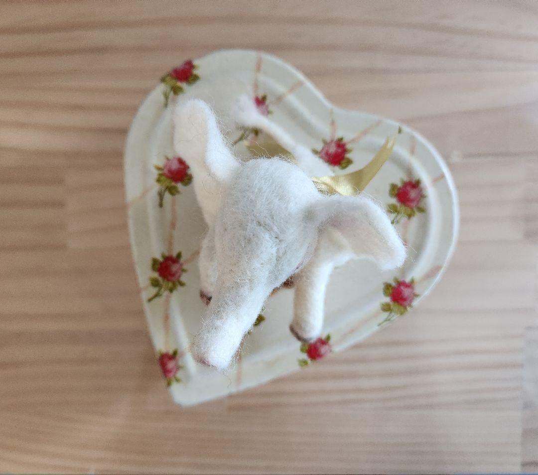 ハンドメイド 羊毛フェルト 白い象