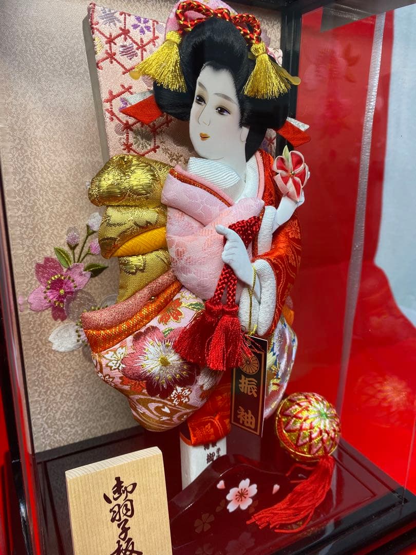 羽子板　アクリルケース黒塗り刺繍８号・サイズ間口約２４×奥行約１８×高さ約３９㎝