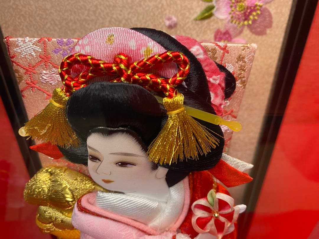 羽子板　アクリルケース黒塗り刺繍８号・サイズ間口約２４×奥行約１８×高さ約３９㎝