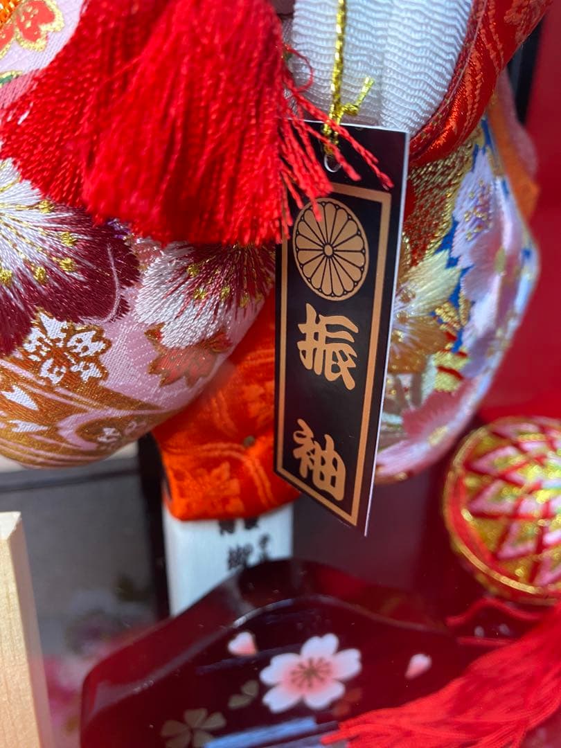 羽子板　アクリルケース黒塗り刺繍８号・サイズ間口約２４×奥行約１８×高さ約３９㎝