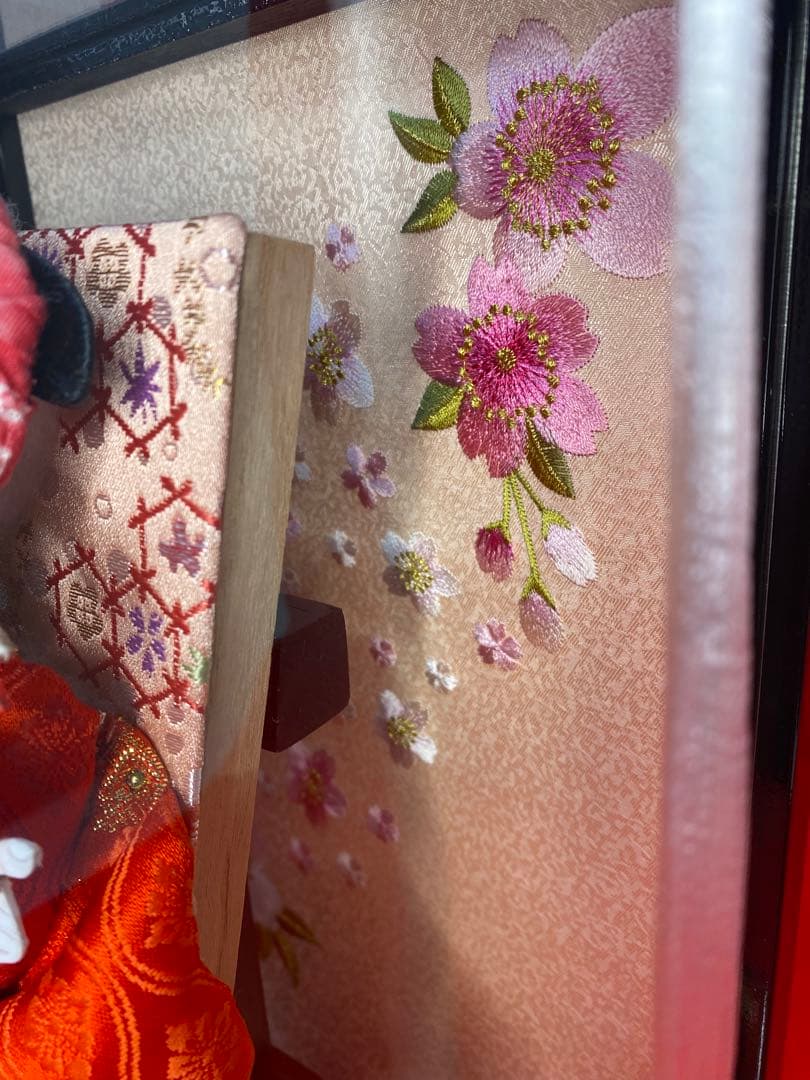 羽子板　アクリルケース黒塗り刺繍８号・サイズ間口約２４×奥行約１８×高さ約３９㎝