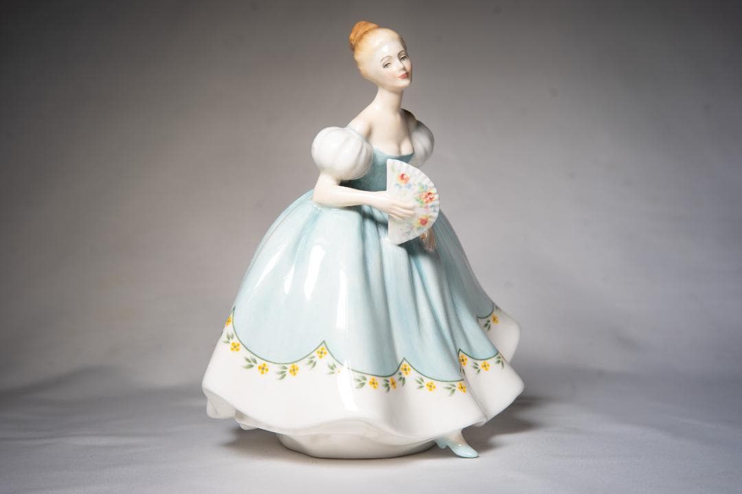 ロイヤルドルトン フィギュリン 陶器人形 ファーストダンス アリソン