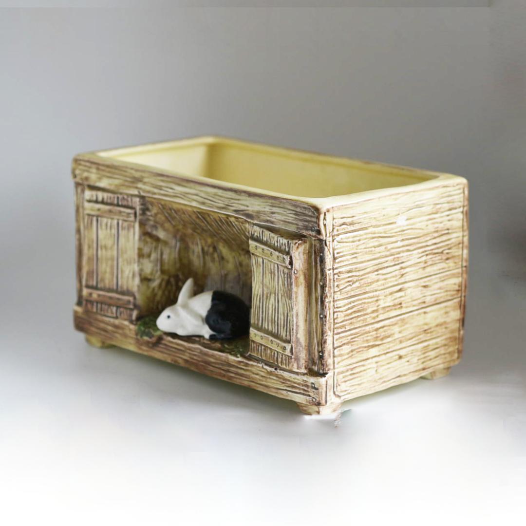 イギリスヴィンテージ　\"Falcon\"　ラビット陶器のオブジェ[sa699]