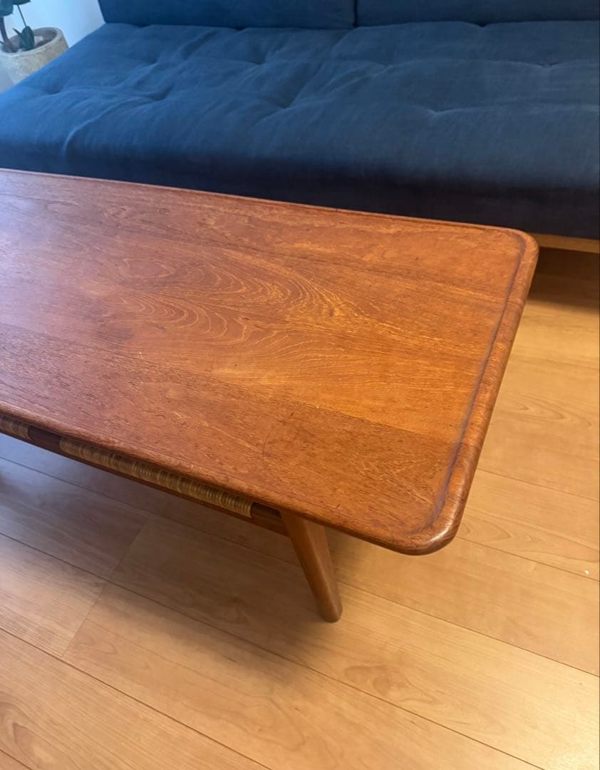 Hans J.Wegner センターテーブル　AT10