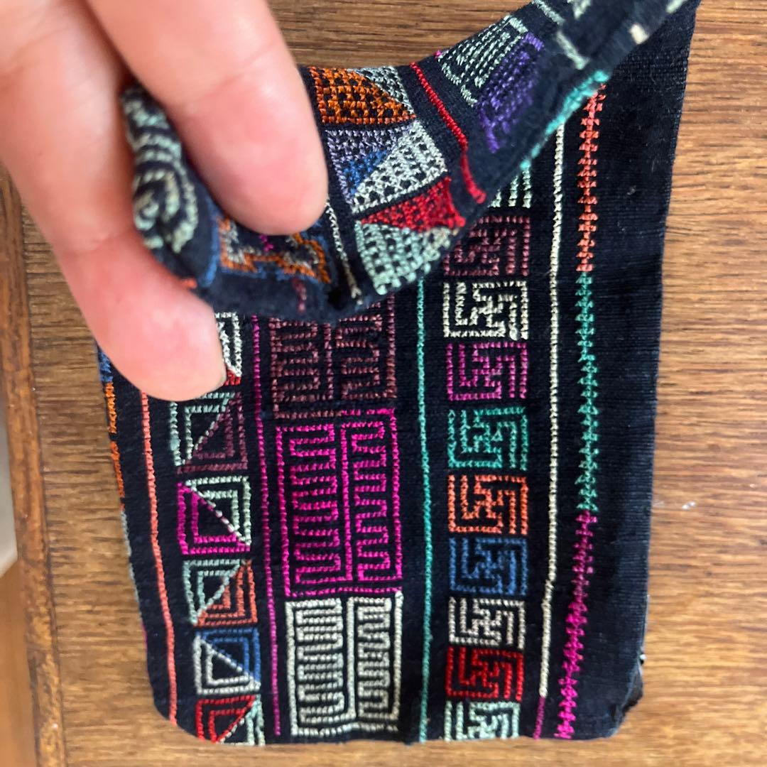 ハンドメイド 刺繍ポーチ ファスナー付き